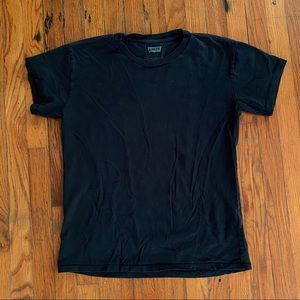 Black Levi’s heavy cotton tee